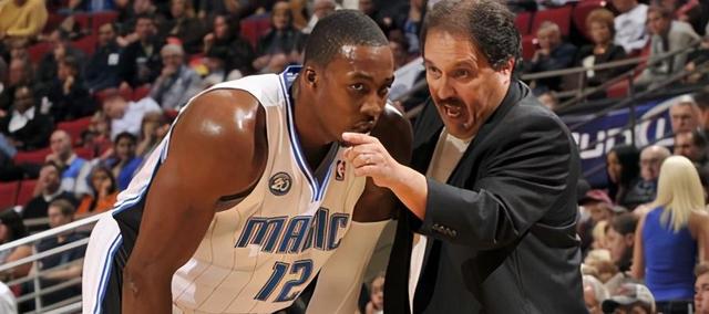 白宫官员：给川普颁和平奖是FIFA的提议；球迷应合法赴美观赛（白宫：FIFA曾提议向川普授予和平奖；呼吁球迷依法赴美观赛）