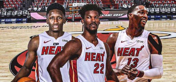 两万球迷观看新诺坎普首堂训练课，阿劳霍盛赞球场并感谢球迷（两万球迷见证新诺坎普首次公开训练，阿劳霍盛赞球场并向球迷致谢）