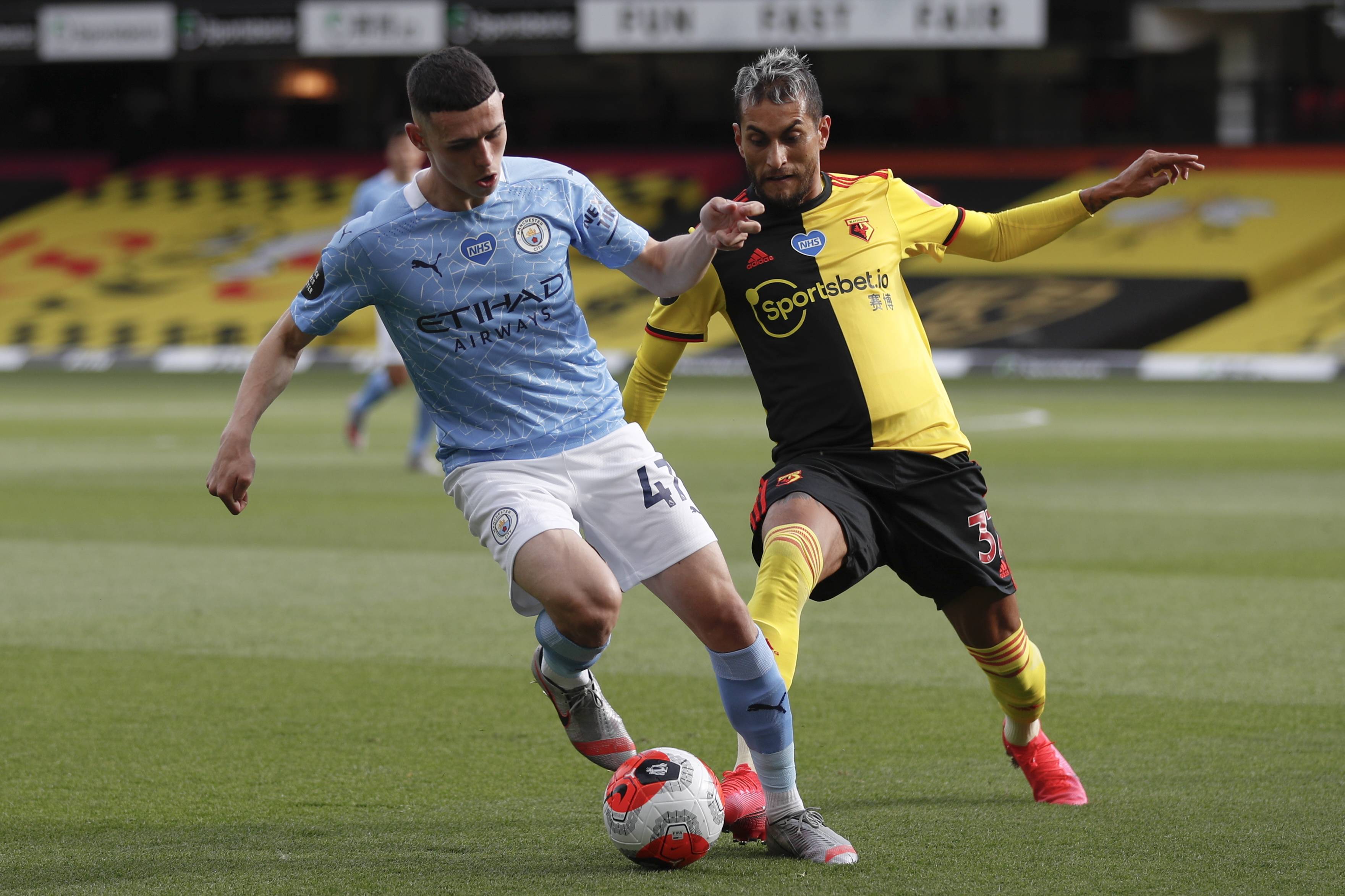 世体：巴萨仍考虑签格里马尔多；坎塞洛、穆尼奥斯也愿意加盟（世体：巴萨仍在追逐格里马尔多，坎塞洛与穆尼奥斯也愿加盟）