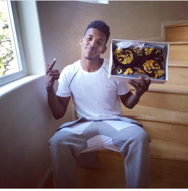 马丁内斯称赞B费：他是助攻之王，曼联在他上场时截然不同（马丁内斯力挺B费：他是助攻王，有他曼联判若两队）